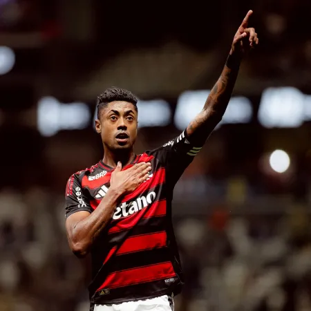 bruno-henrique-atacante-do-flamengo-celebra-gol-contra-o-atletico-mg-1764130317525_v2_450x450.jpg