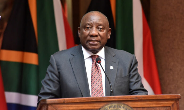 Cyril Ramaphosa congratula equipa médica por separação de gémeos siameses