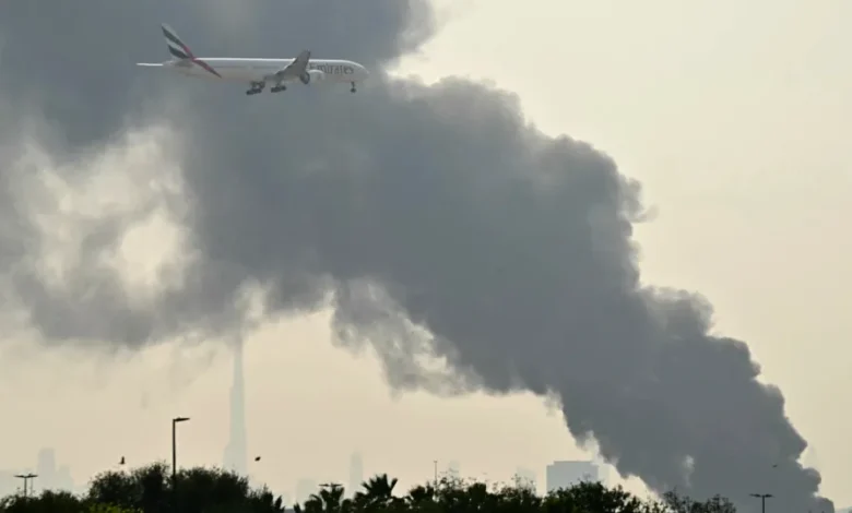 Emirados Árabes Unidos retomam tráfego aéreo após ataques iranianos