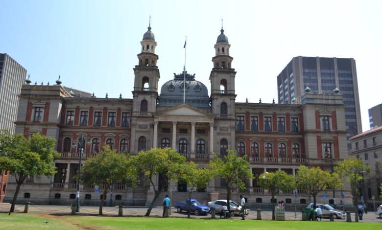 Pretória inicia audições de 12 oficiais da polícia acusados de corrupção