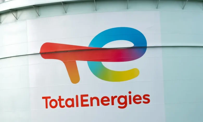 TotalEnergies suspende 15% da produção mundial devido à instabilidade no Médio Oriente