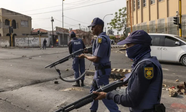 Troca de Tiros Fatal em Edenvale: Polícia Sul-Africana mata dois suspeitos de assalto a carro