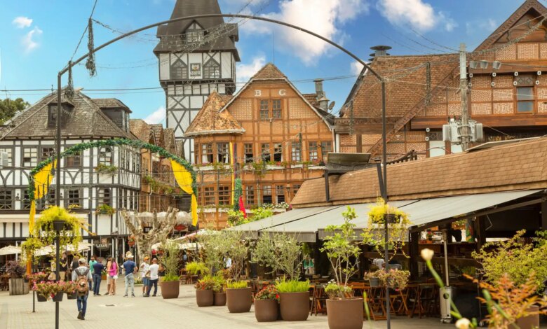 Vila Capivari em Campos do Jordão com casas em estilo europeu