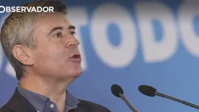 Carneiro aponta "namoro com beijos e amuos" entre AD e Chega