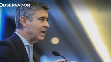 Carneiro promete revisão dos estatutos e vê PS "unido"