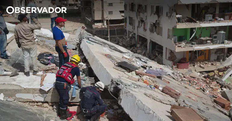 Dia "crucial" para encontrar sobreviventes do sismo