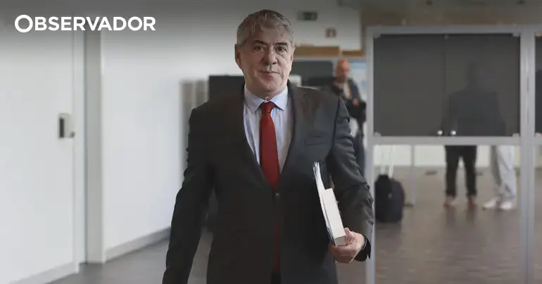 Estado condenado a pagar 15 mil euros a José Socrates