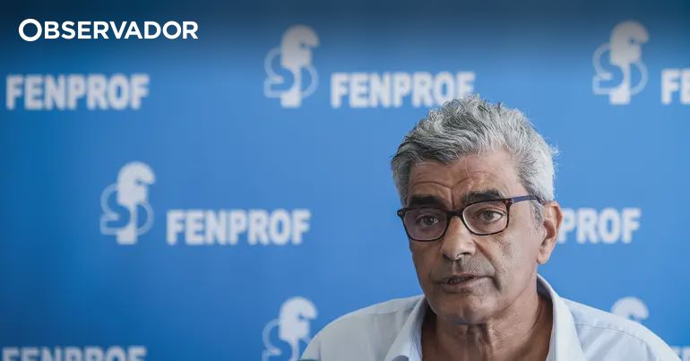 Fenprof critica Governo por "caos" nos exames