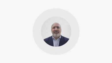 Informar ou não informar - uma questão em três atos