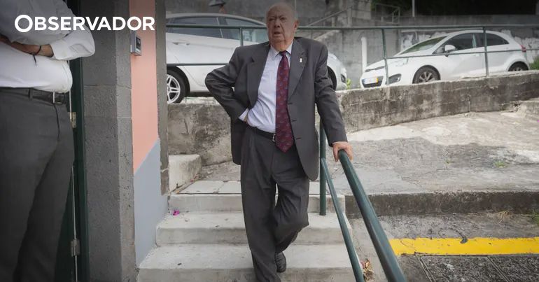 Jardim aconselha Montenegro a afastar-se de Passos Coelho