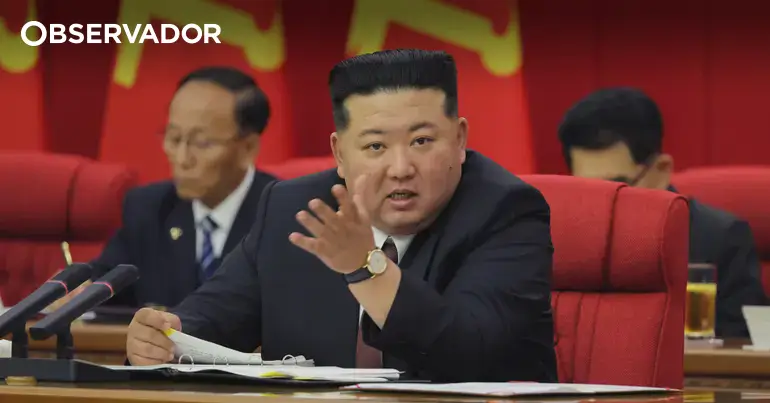 Kim Jong-un pede postura militar "mortal e destrutiva"