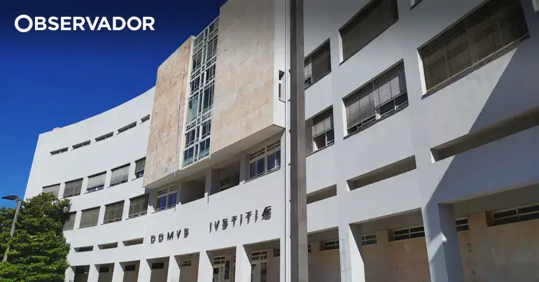 Notária condenada a 7 anos por desviar 81 mil euros