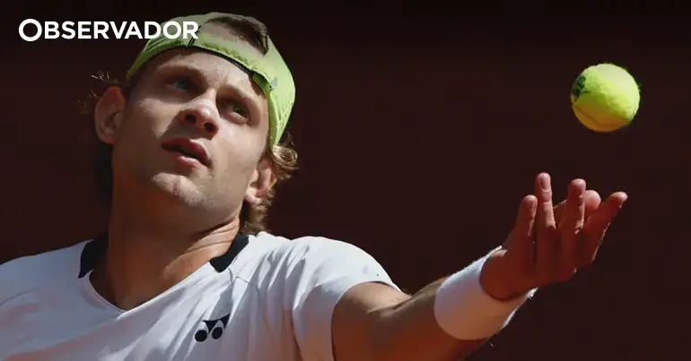 Zizou Bergs vence torneio de ténis de Eastbourne