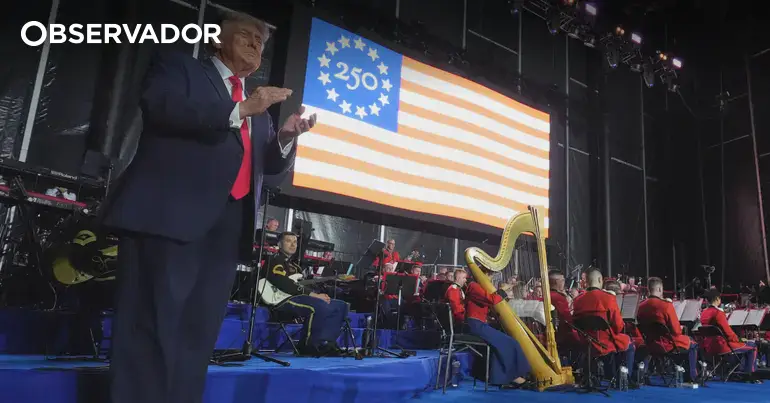 4 de Julho. Trump é patriótico, Mamdani aposta no futebol