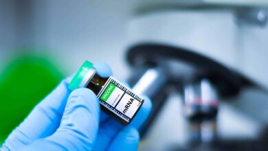 Após bilhões de doses, estudo reforça segurança das vacinas de mRNA