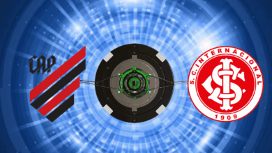 Escudos de Athletico-PR e Internacional