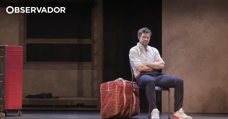 Autarca de extrema-direita cancela teatro sobre imigração