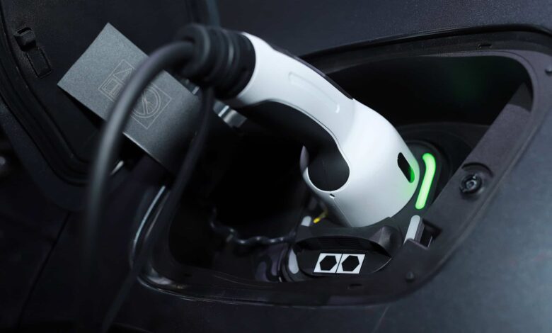 Baterias de carros elétricos podem durar duas vezes mais com essa técnica
