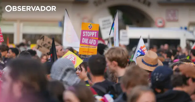 Cerca de 25.000 manifestantes contra congresso da AfD