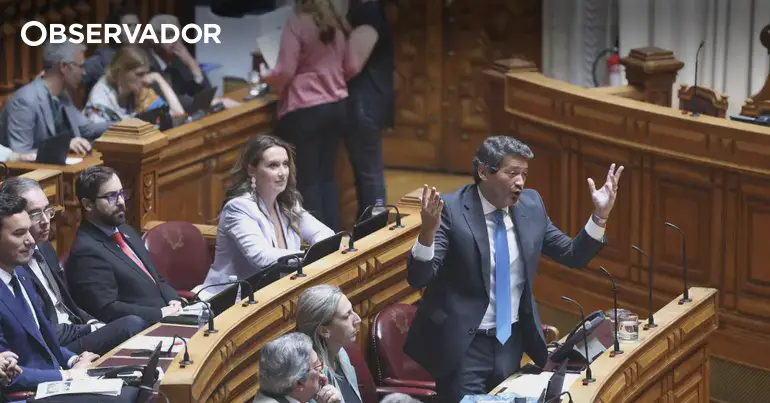 Chega pode afundar lei das burcas e perda de nacionalidade