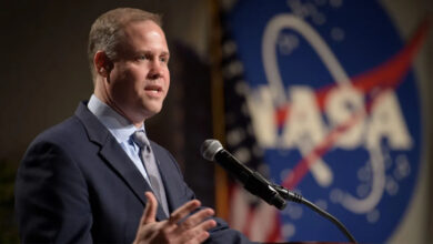 Ex-chefe da NASA acende alerta sobre volta à Lua
