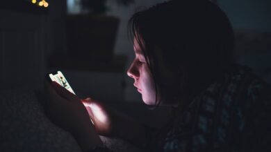 França decide proibir redes sociais para menores de 15 anos; veja como vai funcionar