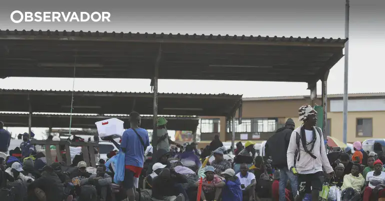 Fuga da África do Sul expõe transportadores a medo e crise