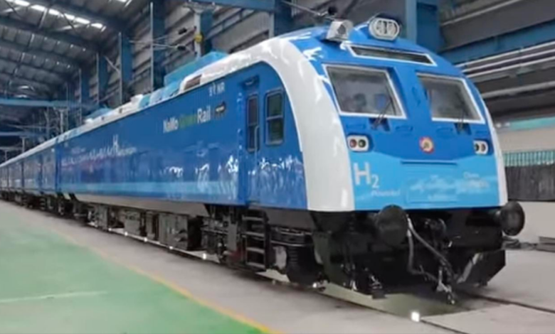 Índia inaugura trem movido a hidrogênio que promete mudar os trilhos