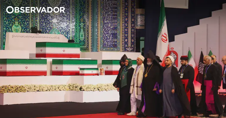 Irão. Começaram as últimas homenagens a Ali Khamenei