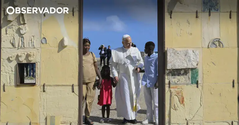 Leão XIV homenageia em Lampedusa migrantes mortos