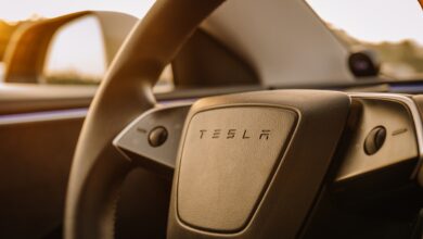 Motorista de Tesla com autopiloto ativado é indiciado por homicídio culposo