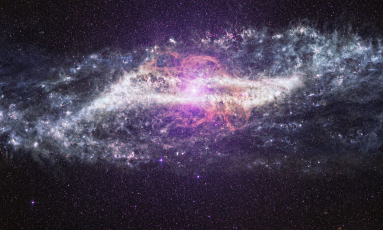 NASA revela novas imagens da galáxia Centaurus A, moldada por colisão cósmica