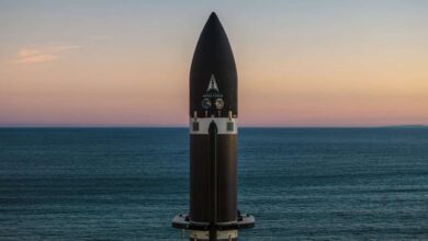 Nave privada intercepta outra em missão inédita