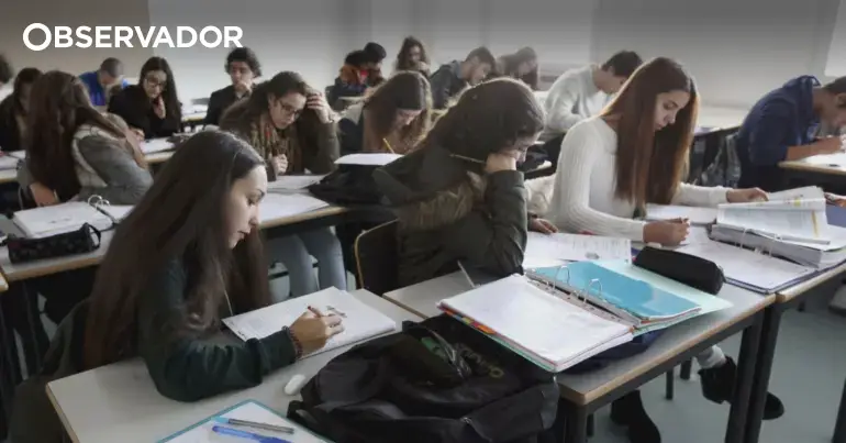 Notas dos exames nacionais serão afixadas a 17 de julho