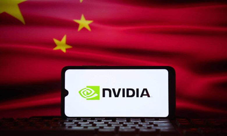 Nvidia volta a enviar chips de IA à China, mas sob vigilância dos EUA