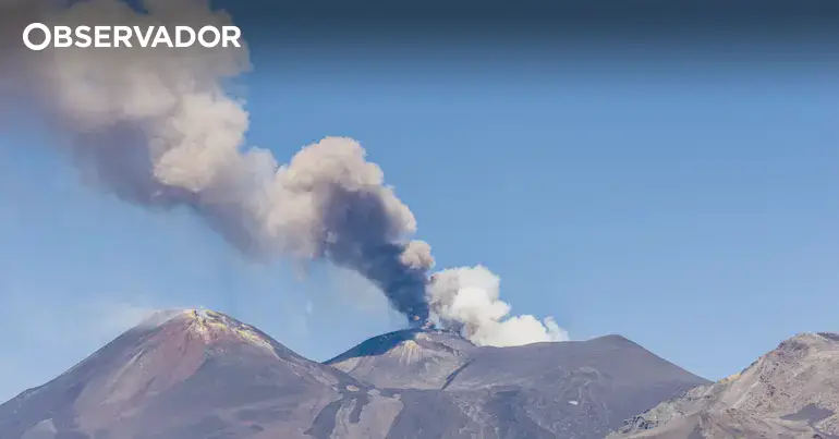 O Etna voltou a entrar em erupção. É mesmo normal?