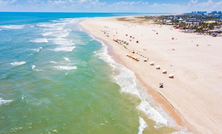 Vista aérea da praia de Atalaia