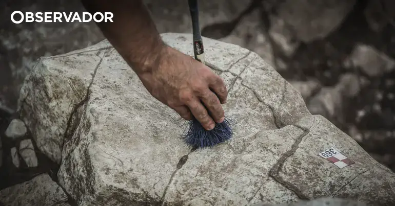 Obras em Guimarães revelam gravuras de 3.000 anos