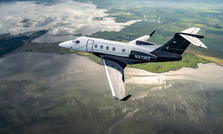 Phenom 300EV: jato da Embraer pousa sozinho em caso de emergência