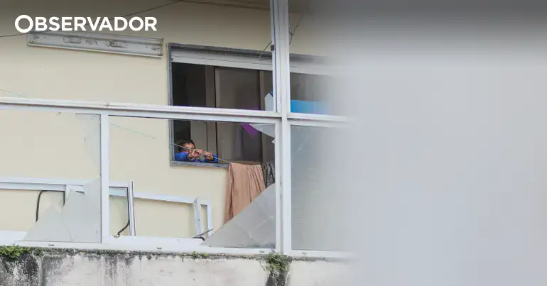 Polícia deteta duas frações comerciais usadas como habitação