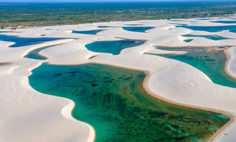 Vista aerea delle lagune turchesi di Lençóis Maranhenses