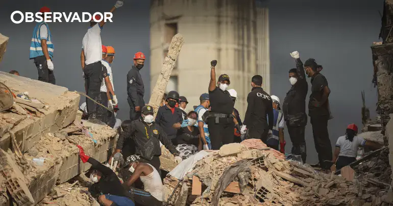 Sismos. Polícias detidos por alegado furto durante resgates