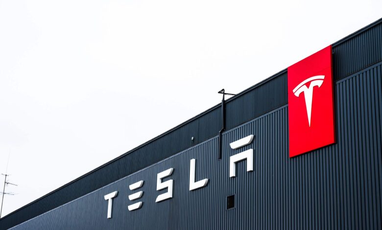 Tesla prometeu uma revolução, mas robotáxis ainda patinam