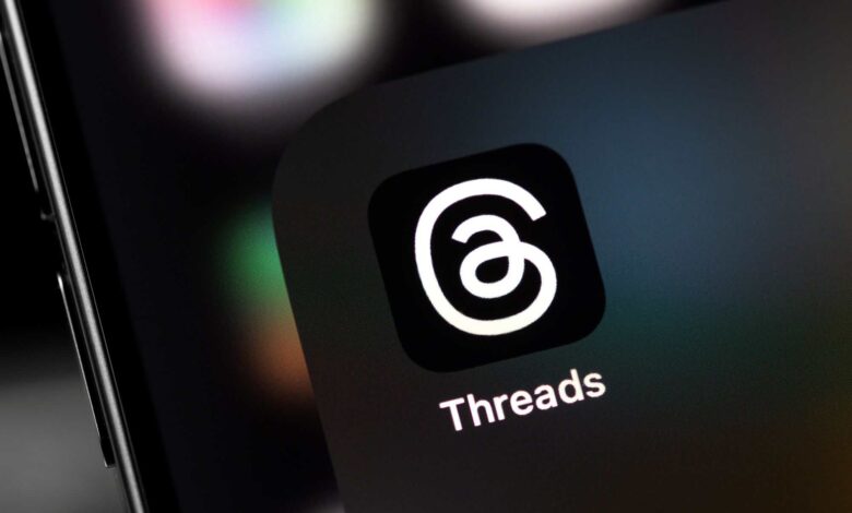 Threads muda de estratégia, aposta em comunidades e iguala alcance do X