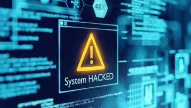 Tela de computador mostra um sistema haqueado