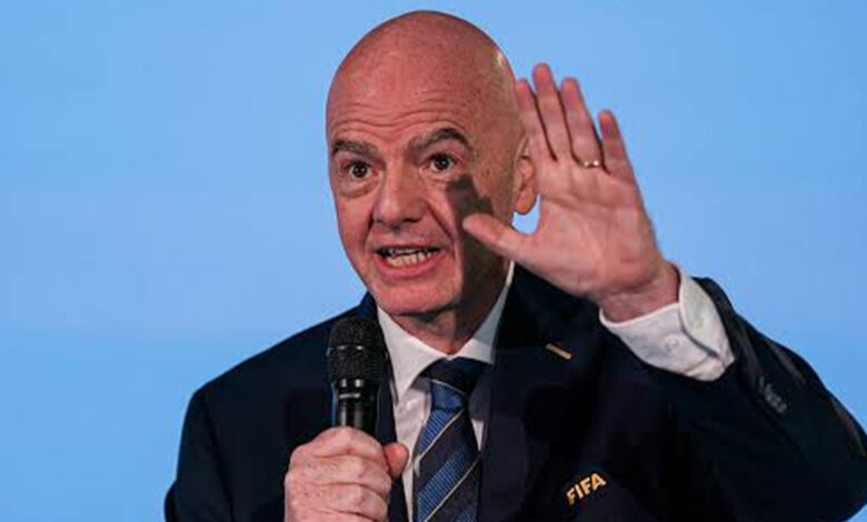 Bombástico email interno coloca Infantino em xeque na FIFA