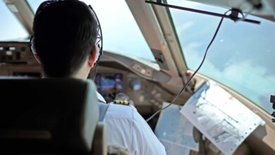 Comissários e pilotos lideram risco de morte por câncer ligado à radiação, aponta estudo