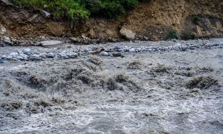 Desastre no Nepal deixa mortos e desaparecidos após inundação