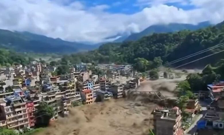 Drones monitoram a possibilidade de nova tragédia no Nepal