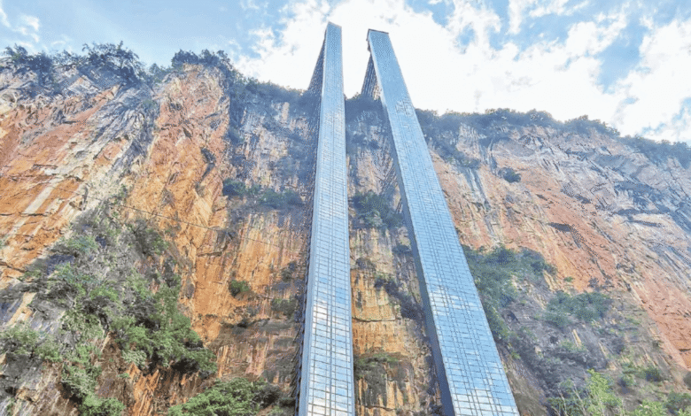 Elevador chinês corta caminho de cerca de 3 horas